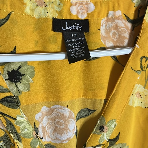 Plus size yellow blouse - Picture 2 of 3